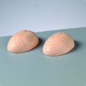 Set 2 picioare din lemn ovale (2.5 x 2 cm)