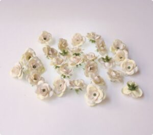 Set 28 trandafiri decorativi  - White/ Green Tones