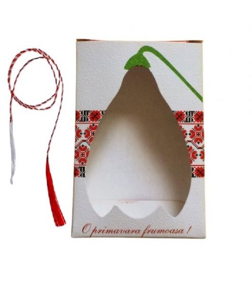 Cutie din carton dreptunghiulara, cu fereastra ghiocel, cu snur de martisor si motiv imprimat