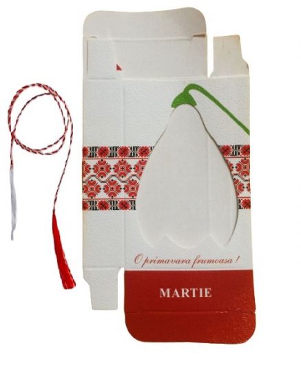 Cutie din carton dreptunghiulara, cu fereastra ghiocel, cu snur de martisor si motiv imprimat