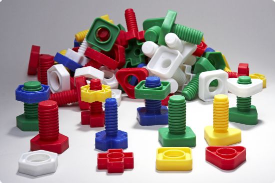 Set aprox. 56 piese conectori surub