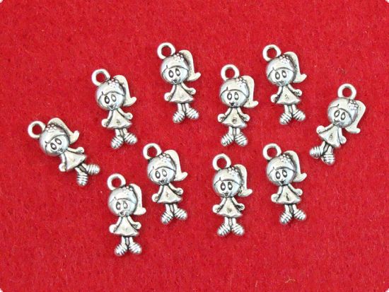 Set 5 pandantive - fetita cu codita