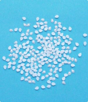 Jumatati de perle din plastic, forma picatura 2 x 3 mm - White