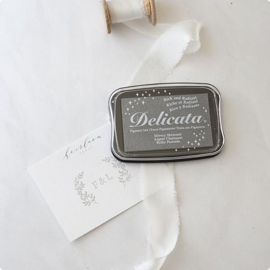 Tusiera Delicata, cu tus metalizat si uscare rapida - Silvery Shimmer