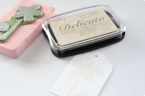 Tusiera Delicata, cu tus metalizat si uscare rapida - White Shimmer