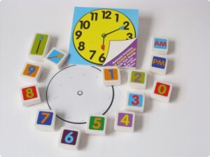 Set stampile cu carnetel - Ceasul