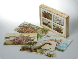 Set 4 puzzle-uri a cate 12 piese, cu dinozauri