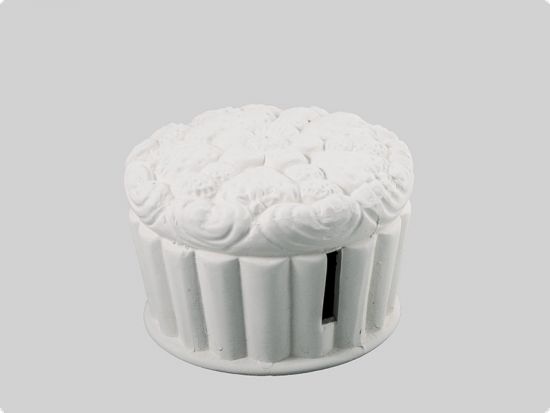 Pusculita din ceramica - tort cu capsune