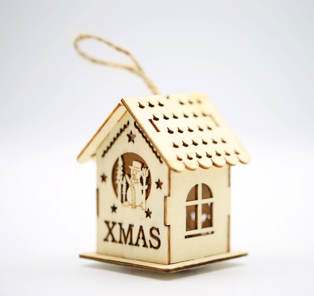 Ornament casuta din lemn natur, cu lumina - Xmas - Om de zapada