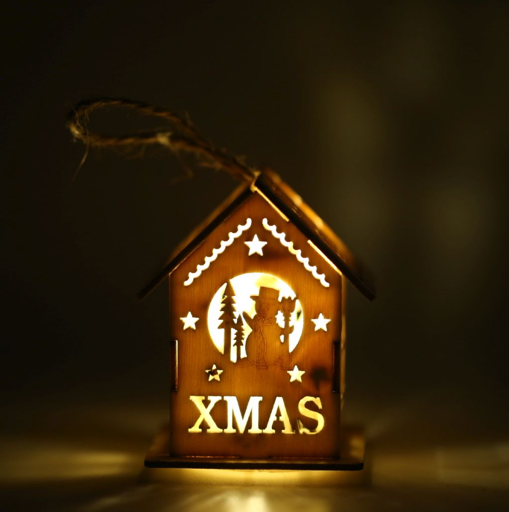 Ornament casuta din lemn natur, cu lumina - Xmas - Om de zapada