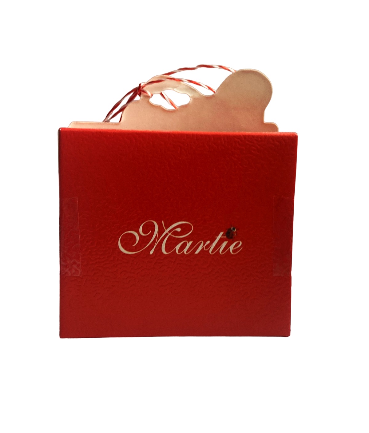 Cutie din carton cu snur de martisor, motiv etno si pereche in costum popular, cu spate rosu - imagine 6
