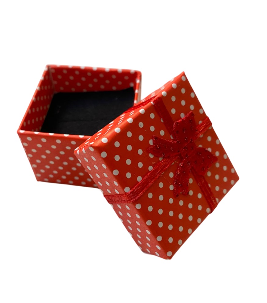 Cutie cu capac rosie, cu buline albe si funda rosie, ambalaj martisoare brose, cercei, inele sau alte bijuterii