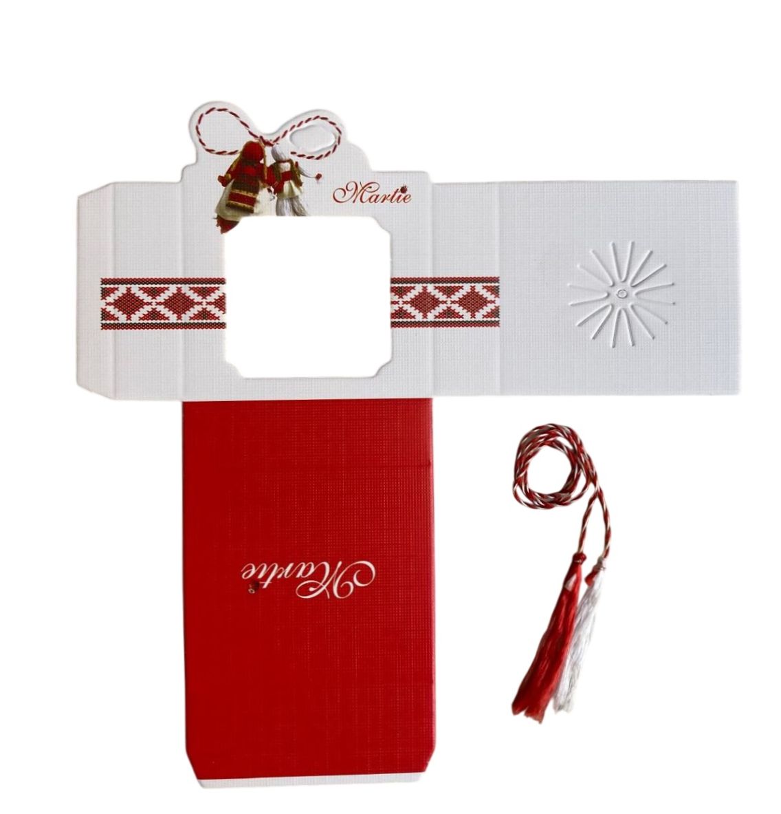 Cutie din carton cu snur de martisor, motiv etno si pereche in costum popular, cu spate rosu - imagine 2