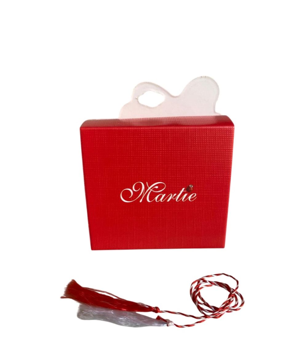Cutie din carton cu snur de martisor, motiv etno si pereche in costum popular, cu spate rosu - imagine 5