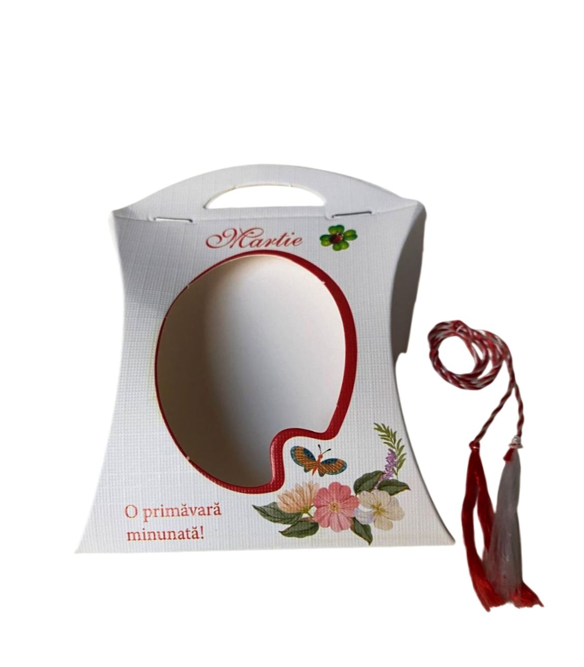 Cutie din carton cu motiv imprimat cu flori si fluture in colt dreapta, cu fereastra ovala si snur de martisor - imagine 2