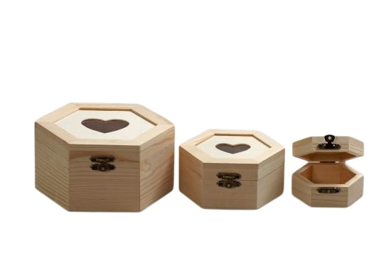 Cutie din lemn natur, in forma de hexagon, cu capacul decupat in forma de inima, cu inchizatoare, 4,1 x 4,1 cm