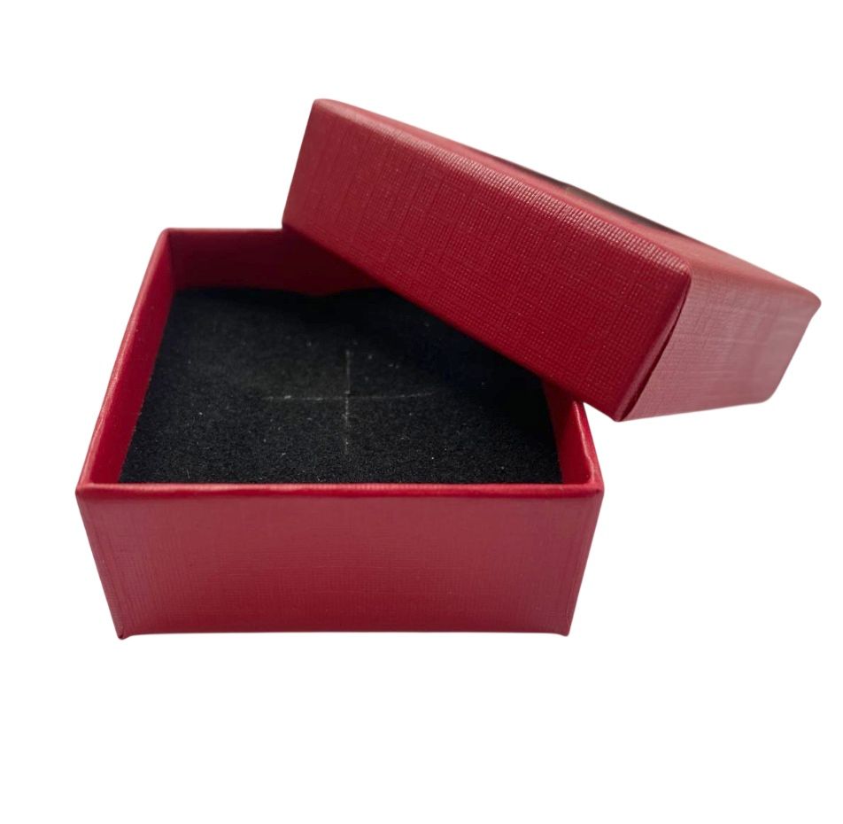 Cutie rosie patrata din carton hard core, cu capac cu fereastra plasatic transparent, pentru inele, brose, cercei, 4,3 x 4,3 x 2 cm - imagine 2